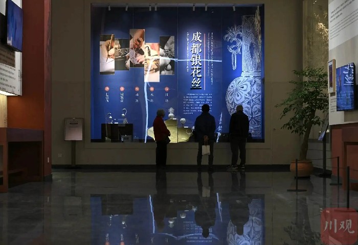 四川非遗馆春节人气旺 传统文化添年味