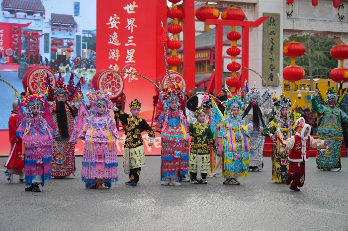 满城欢腾庆元宵 德阳2026年元宵民俗文化巡游活动精彩上演