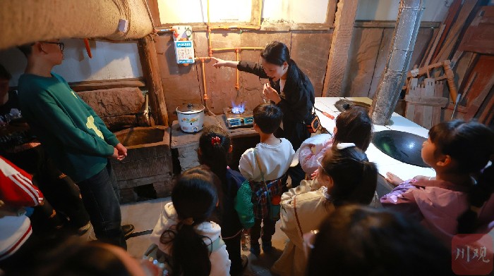 遂宁开展跨县域研学活动，为困境儿童“托”起多彩春假