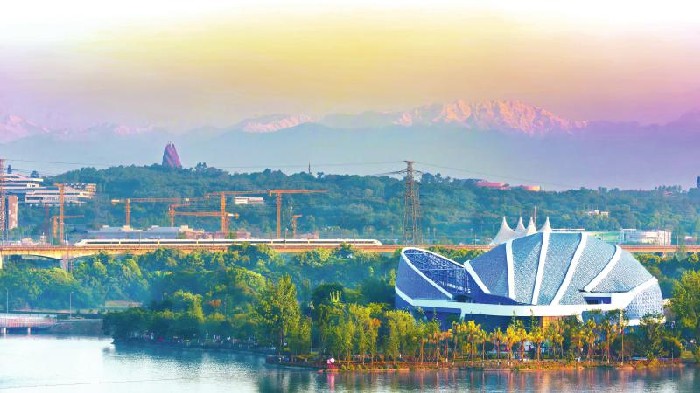 一城四馆 内陆城市缘何掀起“海洋狂欢”