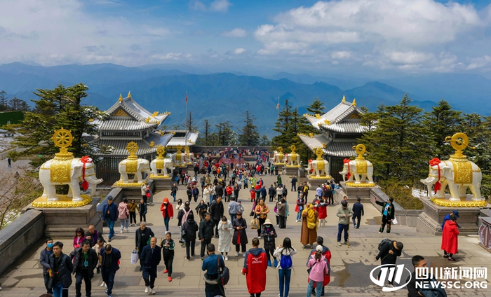 5月23日起，峨眉山金顶门票每日限售8000张