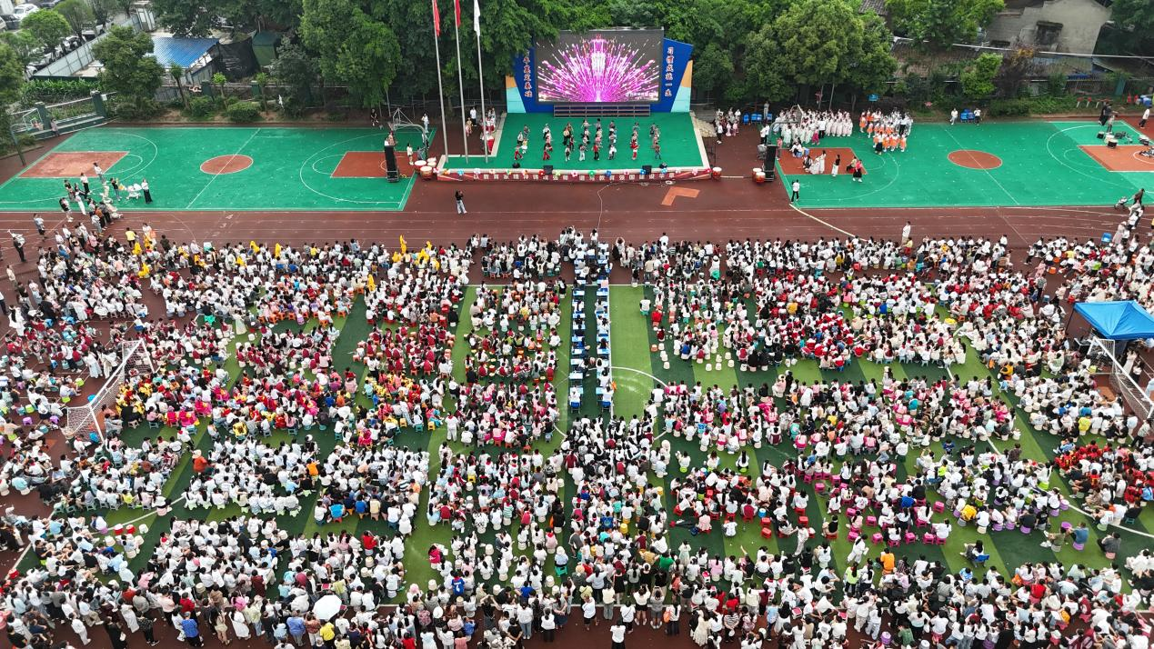 童心向党艺飞扬 安居一小这场艺术节，太燃了！
