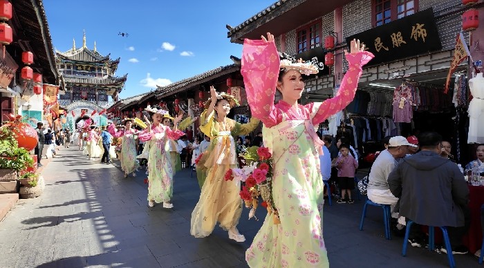 端午节摆下万人药根宴，会理邀客沉浸式体验民俗