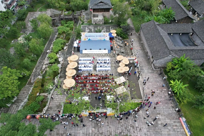 宜宾市和美乡村文化活动暨2026年屏山县龙眼开采季启幕