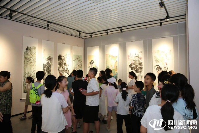 “很有意义” 500余名青少年书画选手泸县研学